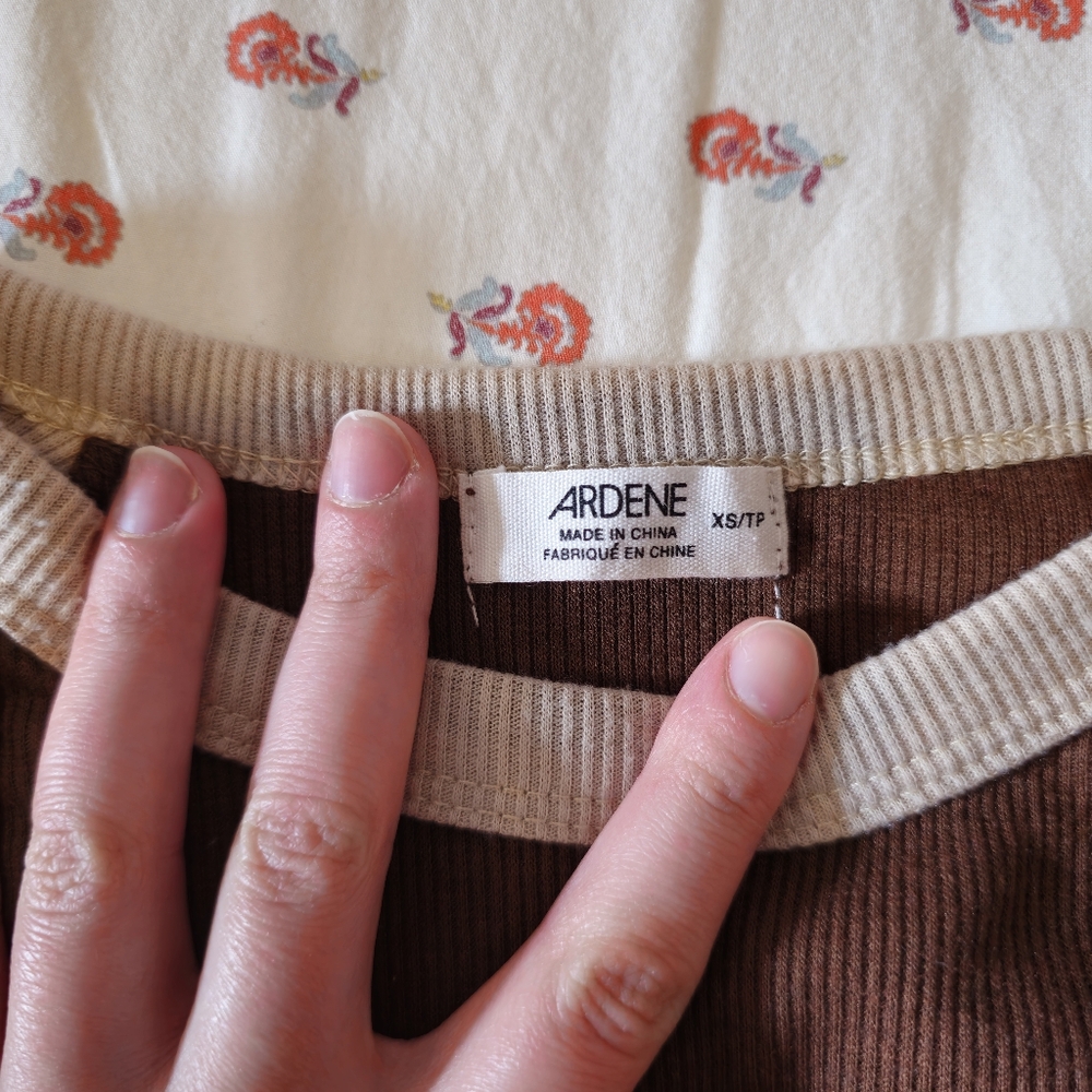 🧸 Teddy Bear Cropped Raglan Tee - Picture 5 of 6